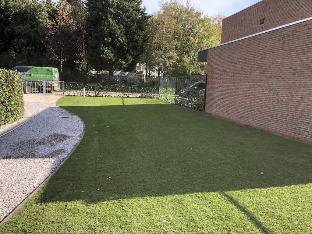 Aanleg van 160 m² graszoden (speelgazon) in Roermond